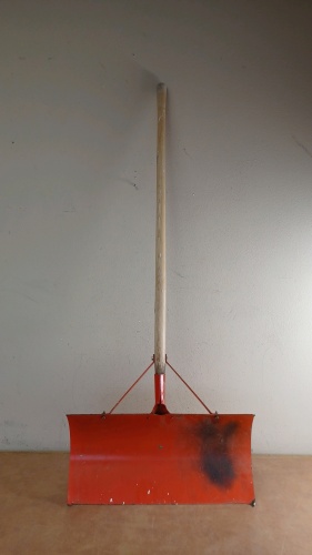 58" Wood-Handled Scoop Shovel