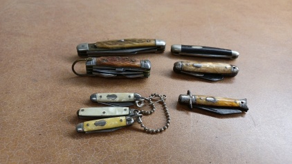 (8) Small Vintage Folding Knives