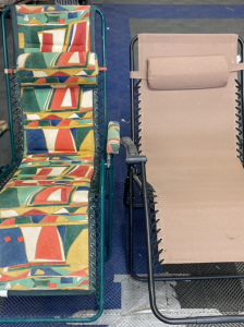 (2) Mismatched Lounge Folding Chairs