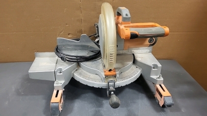 Working Rigid Miter Saw