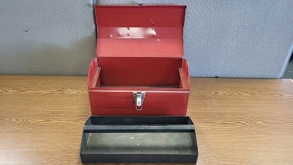 Red Metal Tool Bix with Removable Tray 15"×8-1/2"×7-3/4"