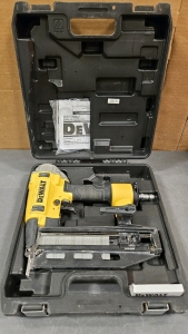 Dewalt 16ga Pneumatic Finish Nailer w/ Case