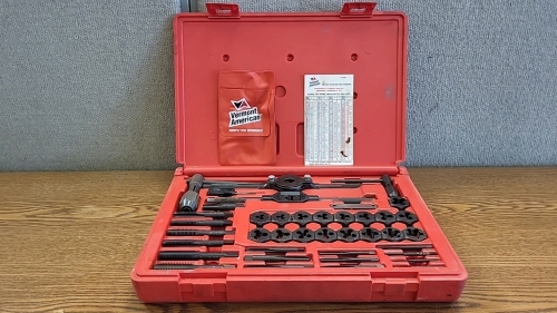 Vermont American Black Max Threading Tool Set