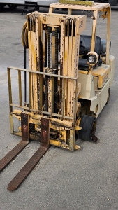 <MB> 2,750# Capacity Hyster Forklift