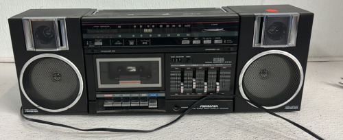 Soundesign Cassette Player/Radio