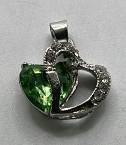 (1) Green Heart Shaped Silver Toned Pendant