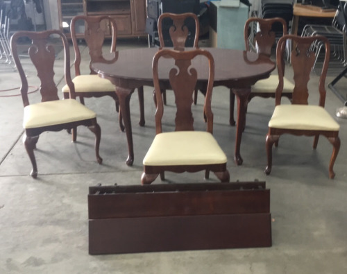 Kitchen Table with (6) Chairs