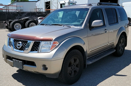 2006 Nissan Pathfinder - 4x4!
