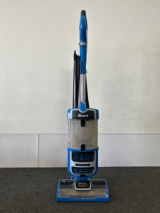 Shark Lift Away Vacuum Powers On Please Inspect