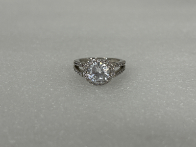 Size 6 Ring Please Inspect
