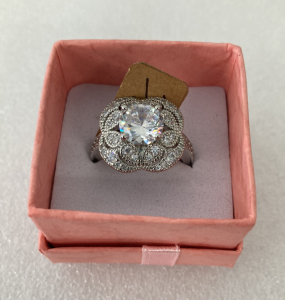 Women&rsquo;s White Stone Fashion Ring Size 7