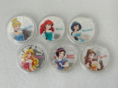 (6) Disney Princess Collectible Coins Please Inspect