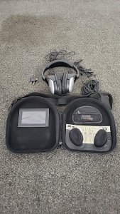 Untested Bose Headphones with Accessories