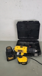 Dewalt Cordless Drill, (2) Batteries, charger and Case