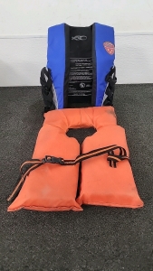 Extreme Outdoors Youth 26"-29" Chrst Life Vest with Orange Adult Universal Life Vest