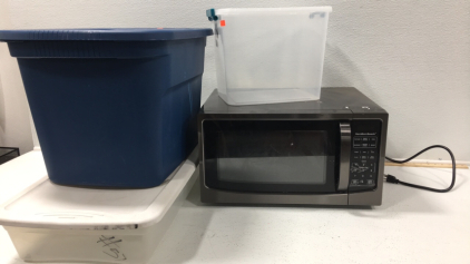 (1) Hamilton Beach Microwave (3) Totes -Various Sizes