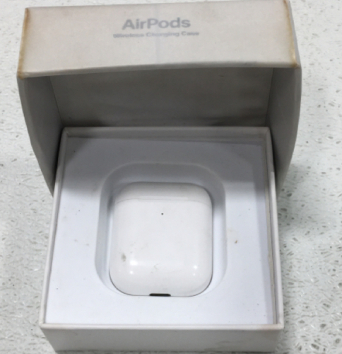 AirPods With Wireless Charging Case.