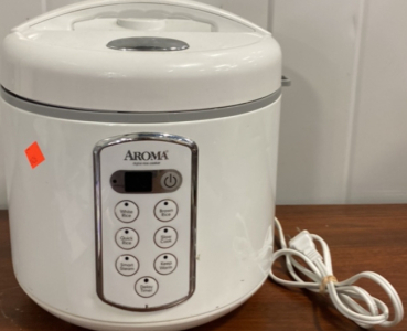 (1) Large White Aroma Digital Rice Cooker