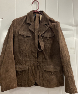 (1) Size Large Brown Coat