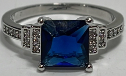 (1) Blue Topaz Square Cut Gemstone Ladies Ring Size 8-1/2