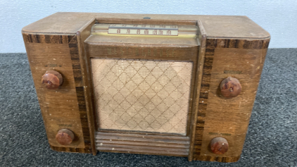 Westinghouse Vintage Radio - Works!