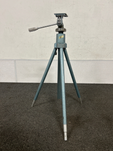 Vintage Star D Tripod