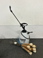 1 Gallon Chapín Garden Sprayer and Worm Rods