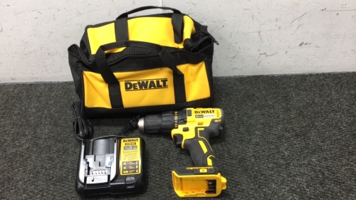 DeWalt 1/2” Drill/ Driver Kit