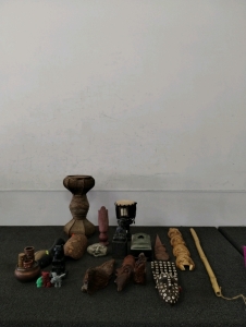Table and wall decor