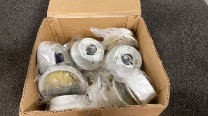 13 Light Fixtures Like New Please Inspect