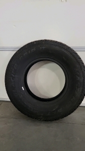 MasterCraft Glacier-Grip II 235/75R15 Tire