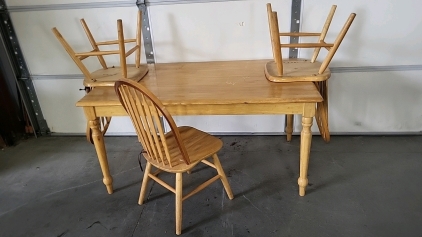 Dining Room Table with 3 Matching Chairs 60"&times;36"&times;30"