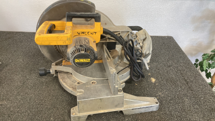 DeWalt Chopsaw Works Looks Complete Please Inspect