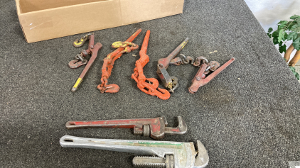 2 pipe Wrenches 5 Chain Tie Downs Please Inspect