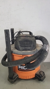 Working Rigid Shop Vacuum