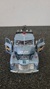 1953 Chevrolet Tow Truck 1/24 Scale Model Truck