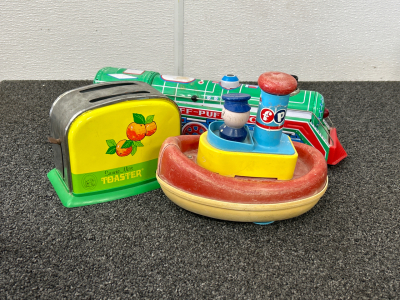 (3) Vintage Toys: Boat, Metal Train, and Sunnie Miss Toaster