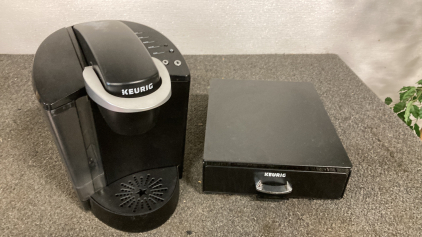 Keurig Coffee Maker With Storage Tray Powers On Not Fully Tested Please Inspect