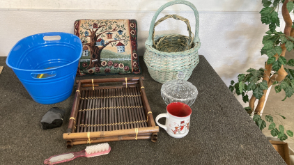 Home Decor And Personal Items Please Inspect