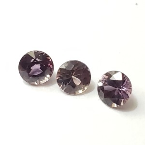 Rare Color Changing Sapphire(1ct)