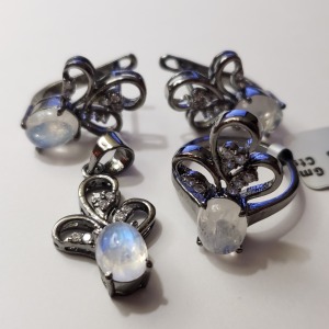 Silver Moonstone(4.65ct) Set