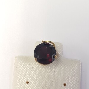 10K Garnet 8Mm Pendant