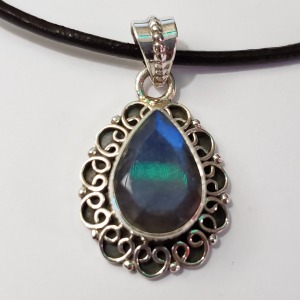 Silver Labradorite Pendant