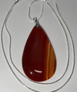 (1) 107.90 Red Stripes Cut And Polished Agate Gemstone W/ .925 Necklace