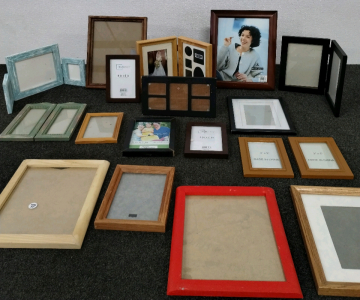 (18) Picture frames