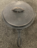 Wagner Ware Sidney No. 8 Covered Cast Iron Skillet