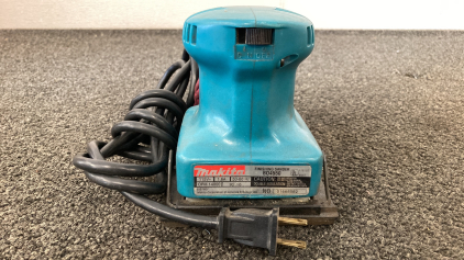 Makita Finishing Sander- Works Great