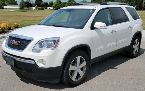 2011 GMC Acadia - AWD!