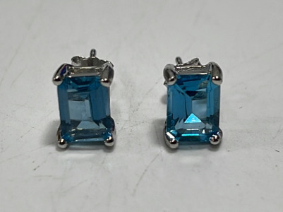 (1) Pair 7x5mm Emerald Cut London Blue Topaz 2ct Platinum Over Sterling Silver .925 Stud Earings