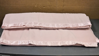 (2) Queen Blankets
